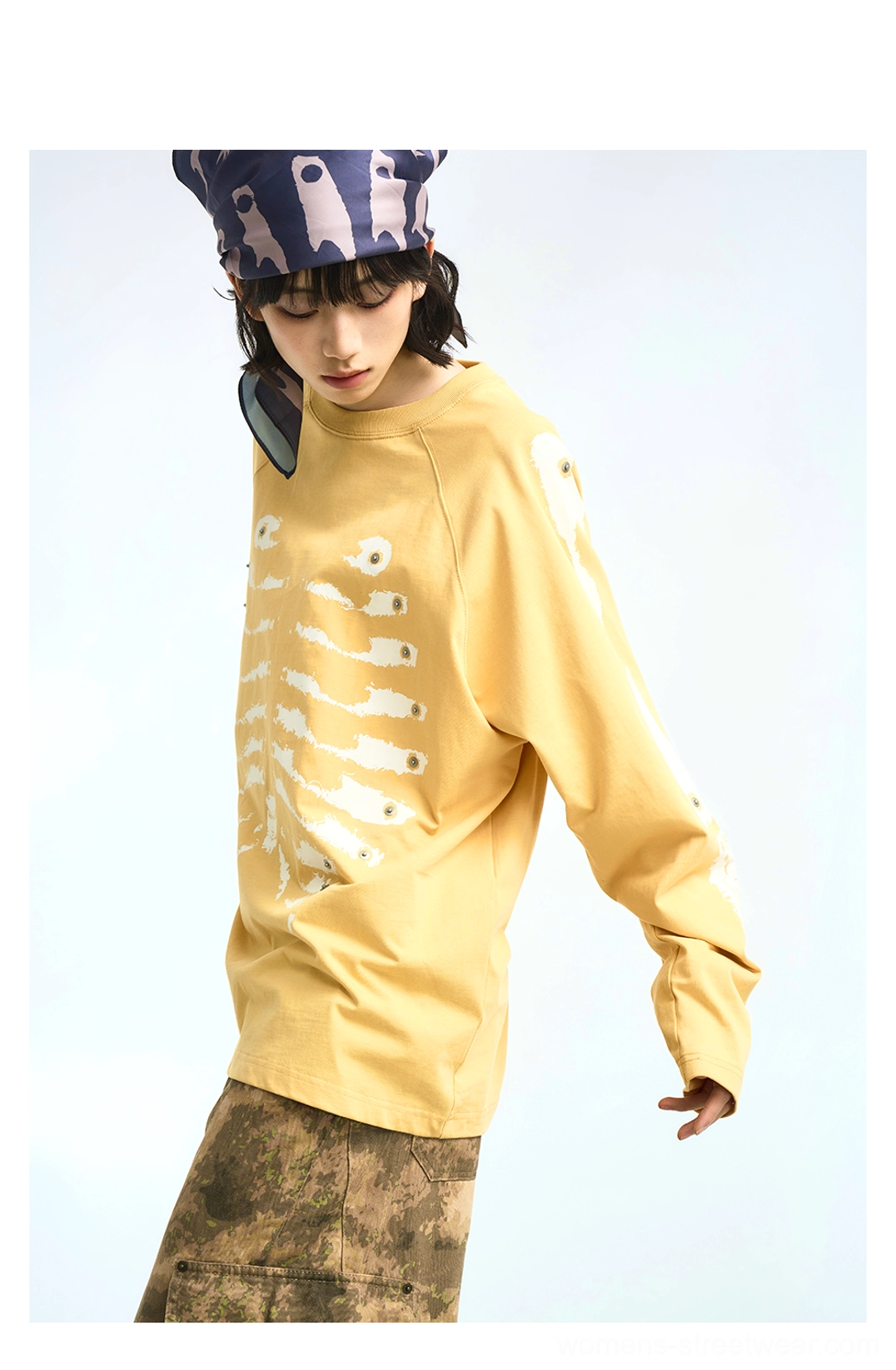 Skeleton graphic raglan long sleeve streetwear t-shirt product image for Y2K alternative Korean-inspired casual fashion