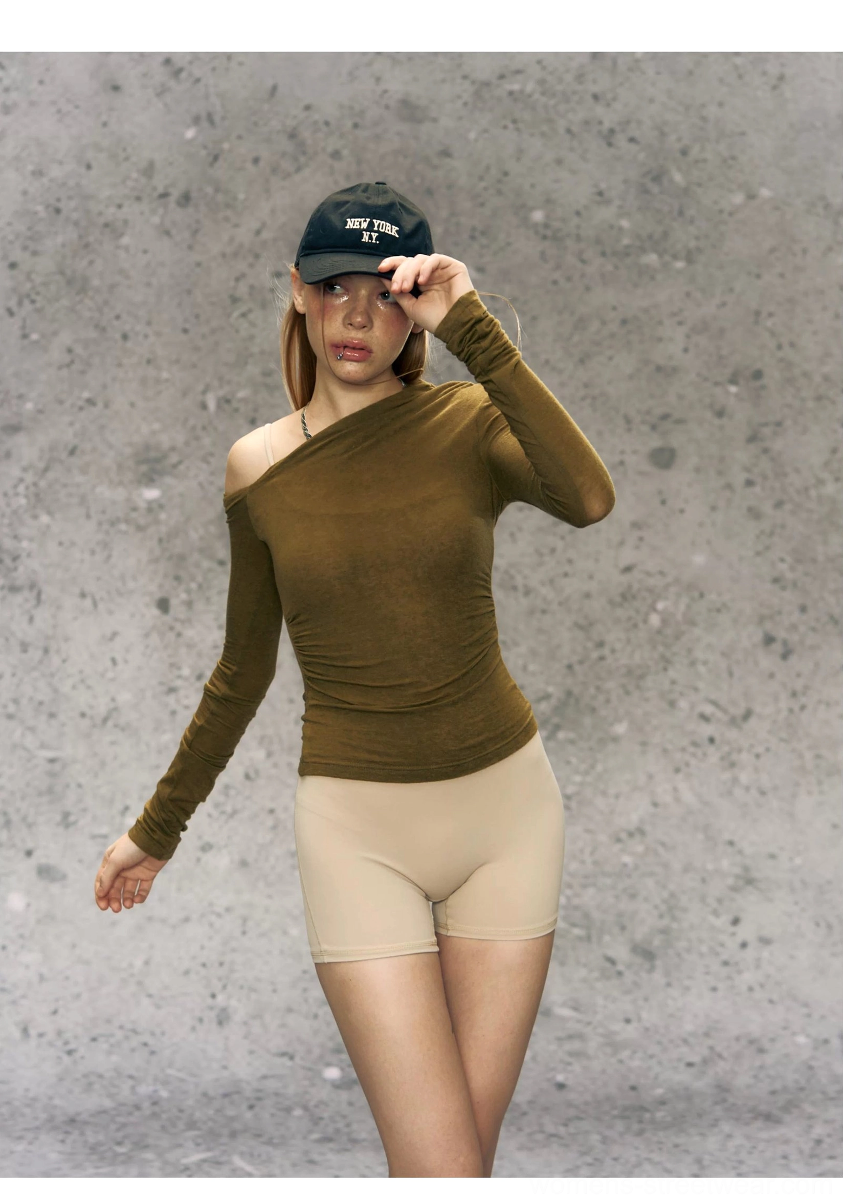 Slim fit one-shoulder long sleeve women’s streetwear base layer top product image