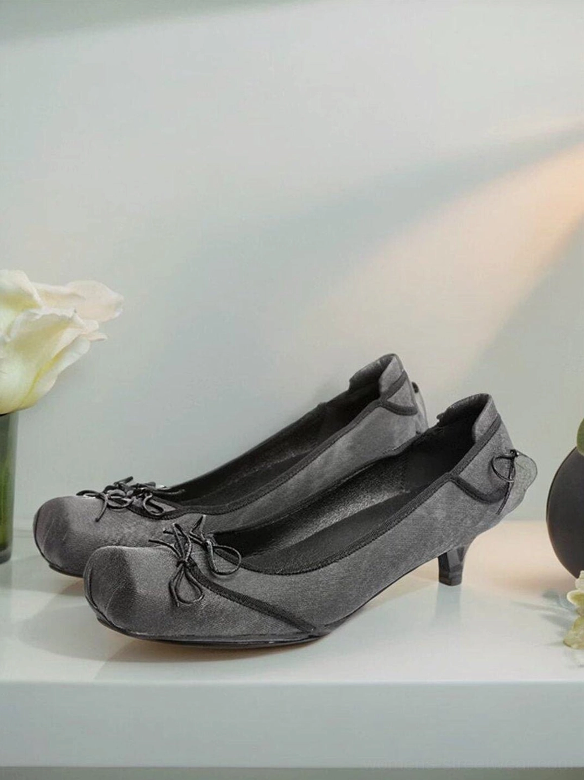 Women's square-toe mesh bow kitten-heel ballet flats styled as modern Korean streetwear footwear