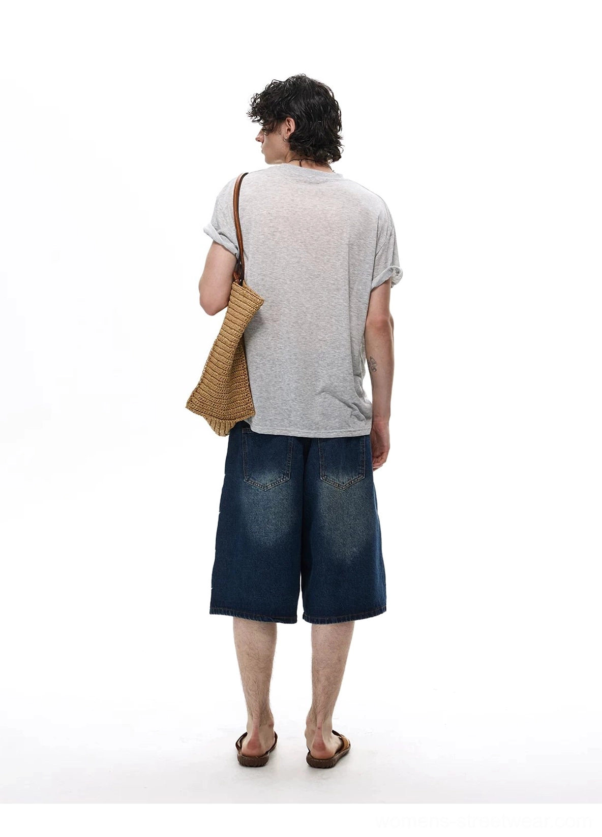 Star appliqué wide-leg denim knee shorts in a relaxed oversized streetwear silhouette