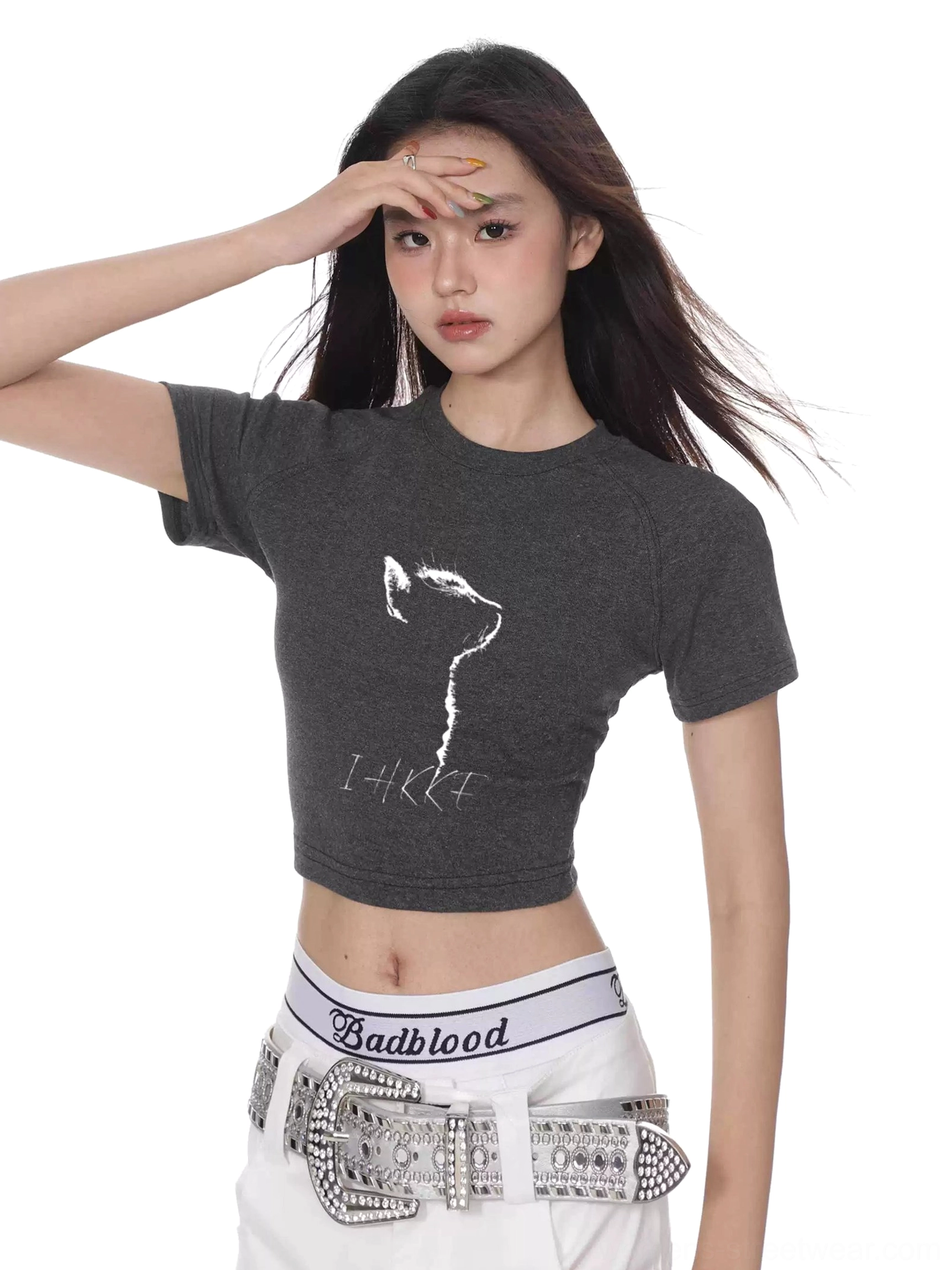 Streetwear cat graphic cropped short sleeve top for Y2K denim, cargo pants, and everyday outfits