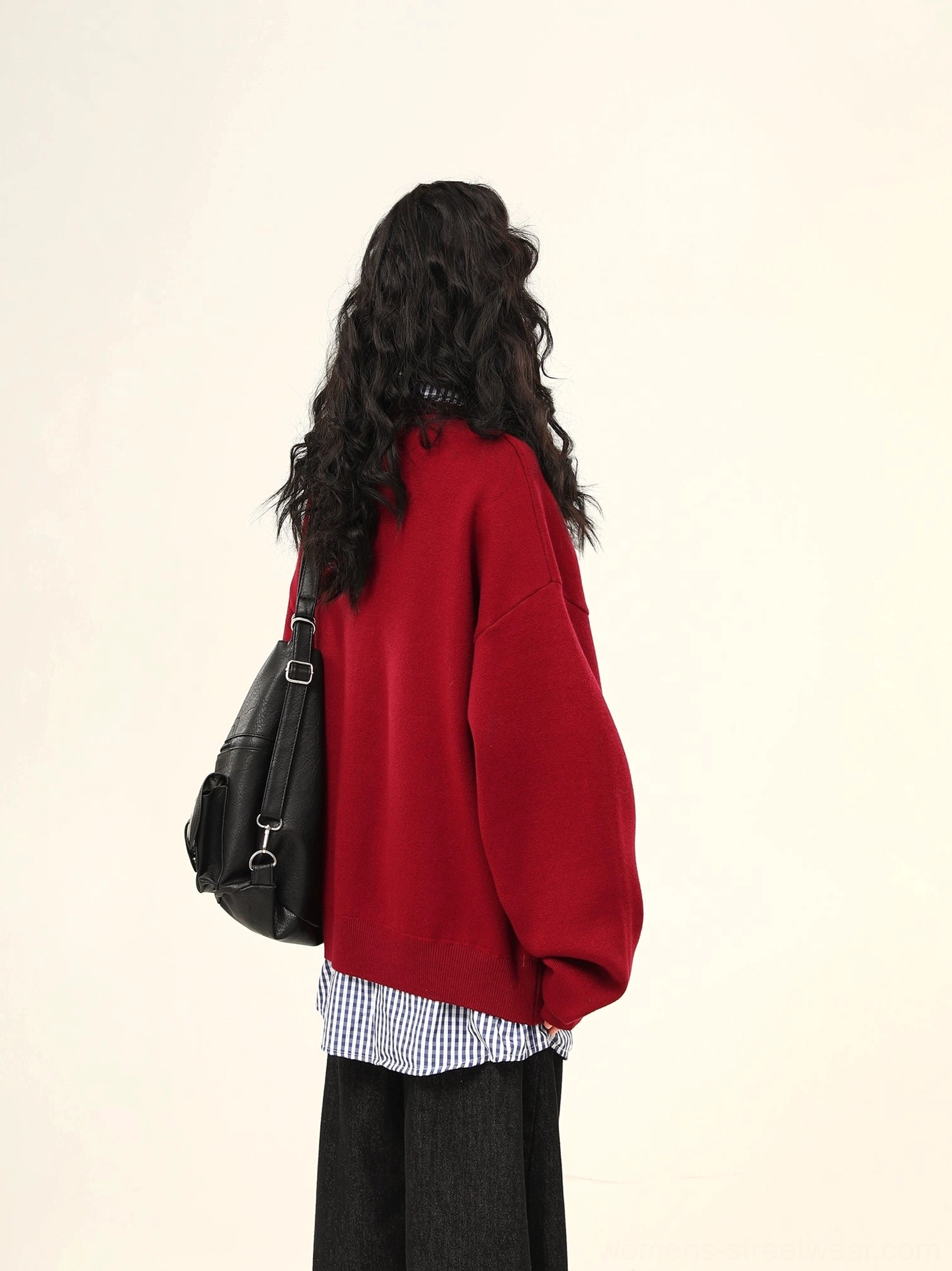Streetwear oversized polo collar sweater featuring a comfortable knit silhouette and versatile layered styling