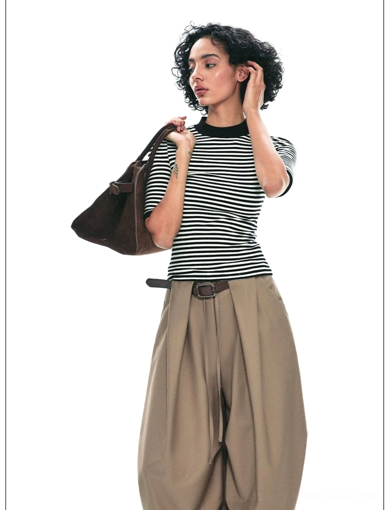Sustainable TENCEL mock neck half-sleeve streetwear top product detail view