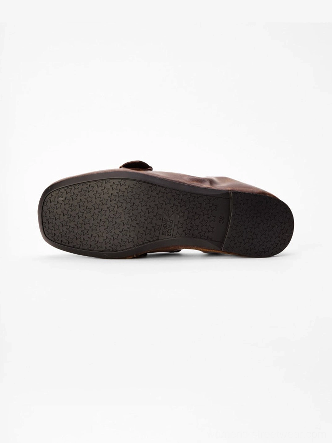 Textured grid pattern outsole of vintage brown ruched square toe buckle flat