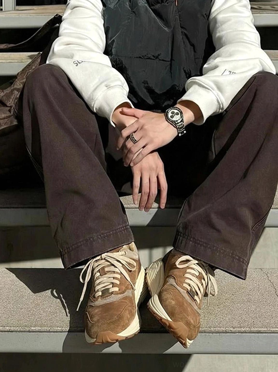 Vintage inspired brown trail runner shoes with two tone panels for Y2K and Seoul streetwear outfits
