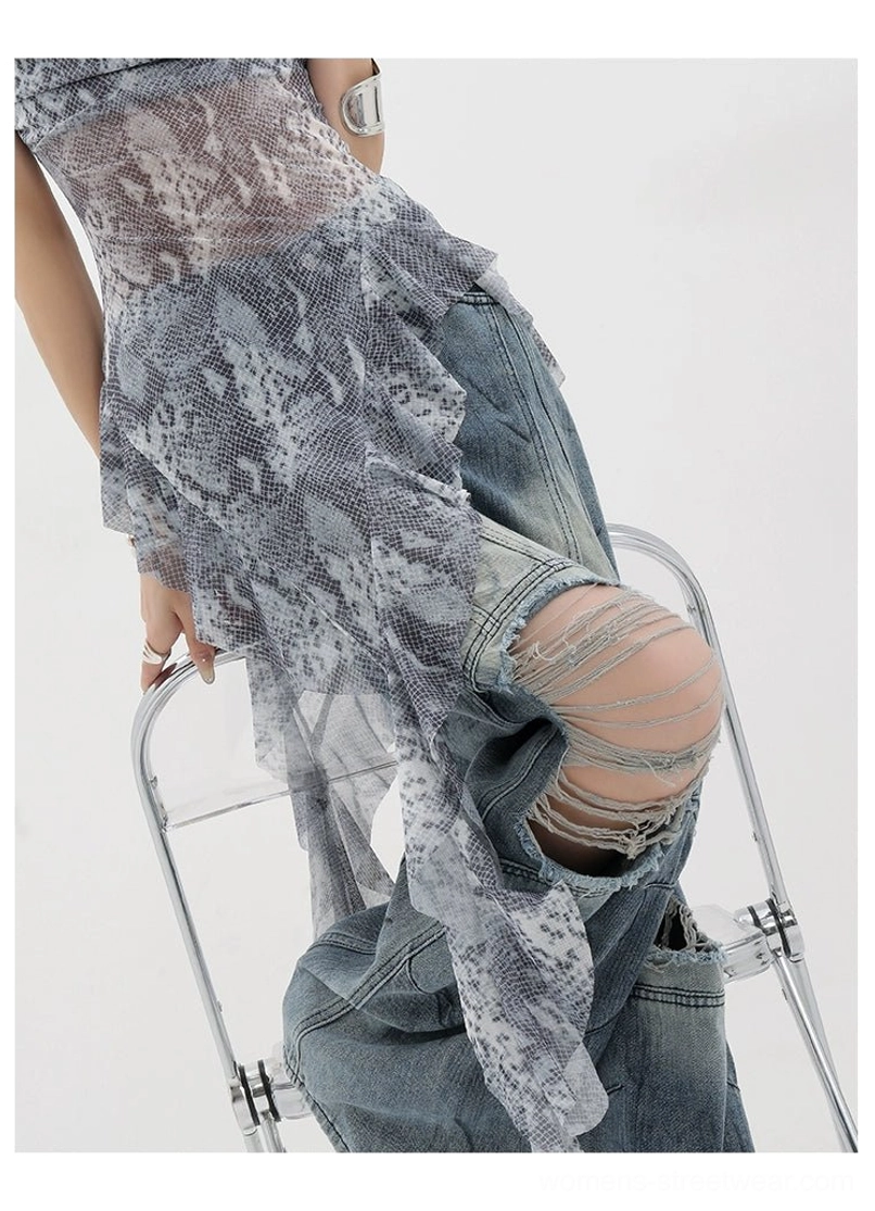 Vintage distressed wide-leg jeans accessory pairing guide suggesting belts bags chains and jewelry that complement grunge aesthetic