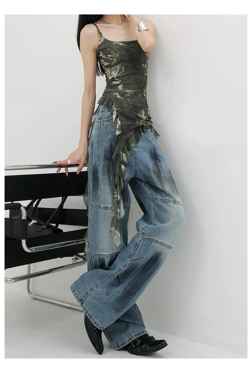 Vintage distressed wide-leg jeans size comparison lineup showing all five sizes XS to XL on models for comprehensive sizing guide