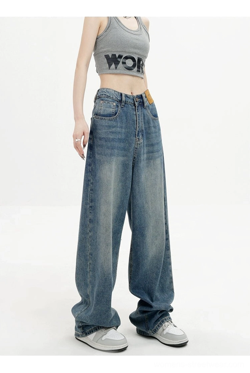 Vintage wash high-waist loose straight-leg floor-length jeans side full-body streetwear view