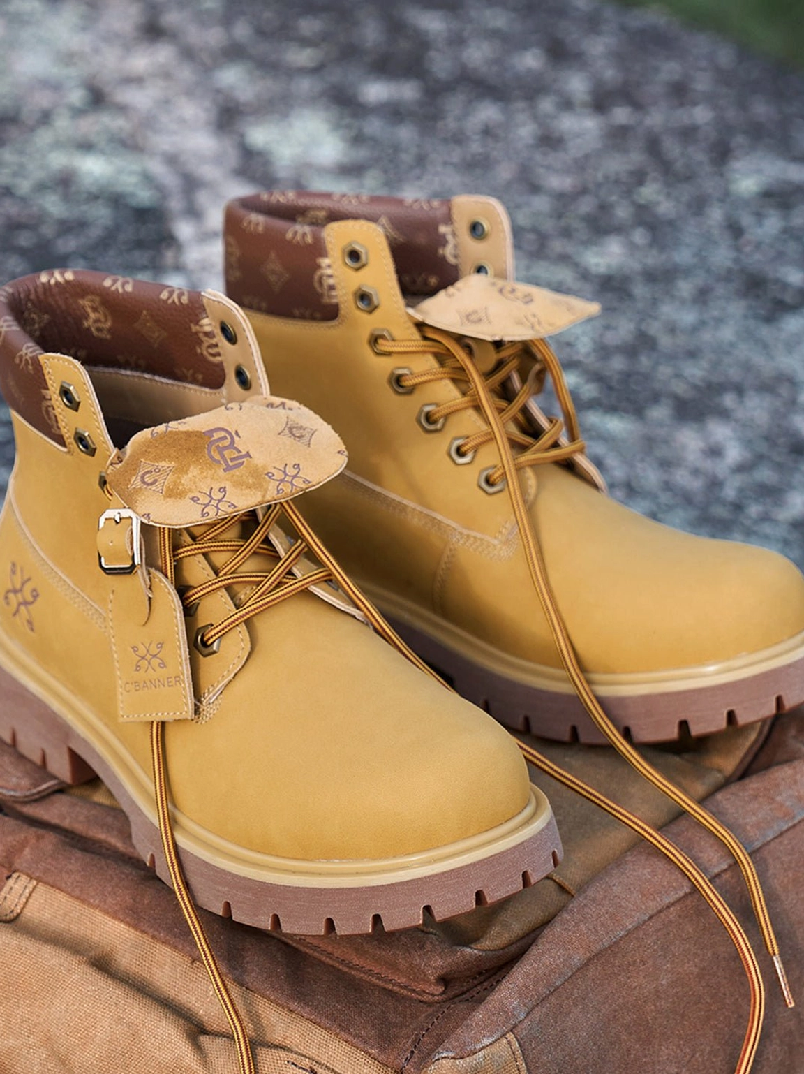Wheat contrast-stitch lug sole work boots product detail view 10