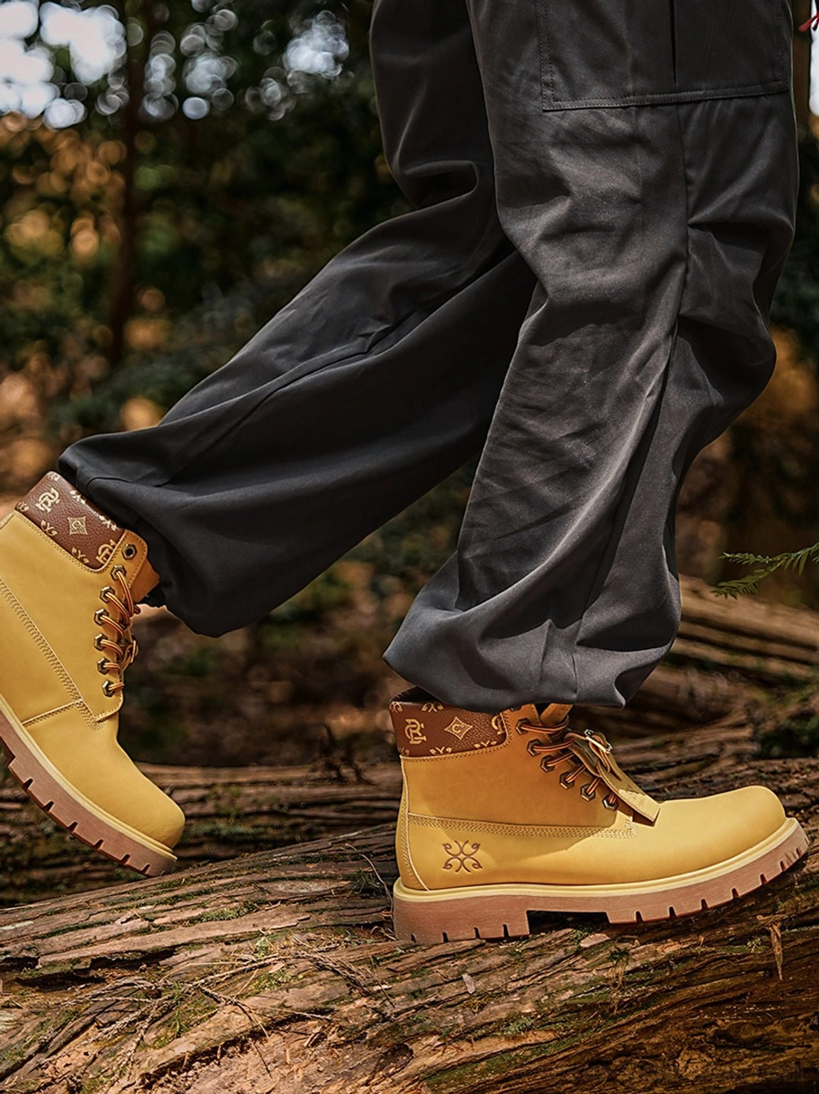 Wheat contrast-stitch lug sole work boots product detail view 11