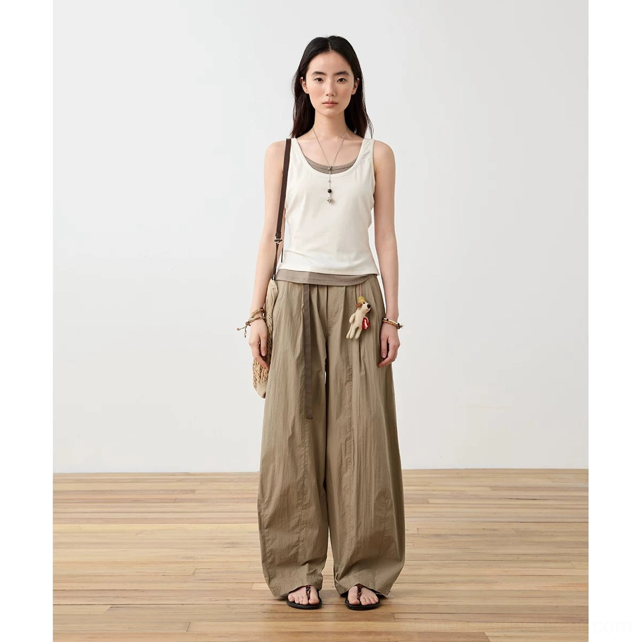 White and brown contrast layered scoop neck fitted streetwear tank top color option