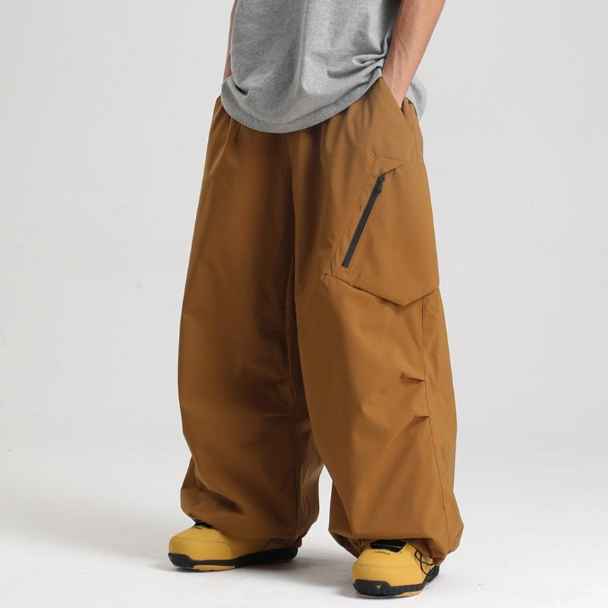 Wide-leg snow pants 3D patterning seat knees natural stance design technical snowboard feature