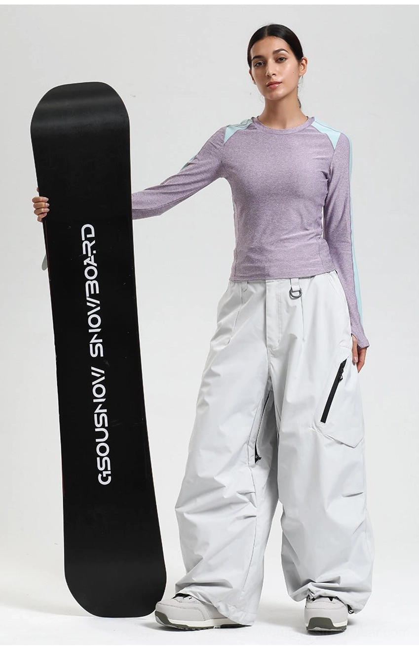 Wide-leg snow pants back view cargo pocket placement side seam construction baggy fit silhouette