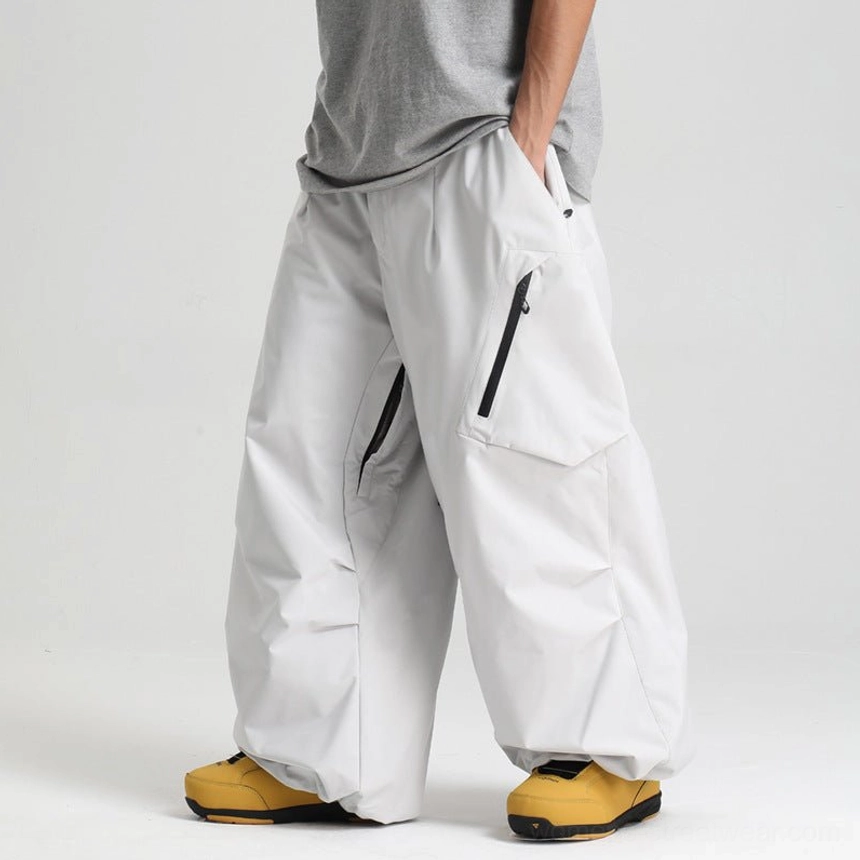 Wide-leg cargo snow pants detail shot thigh pocket zipper functionality streetwear technical design