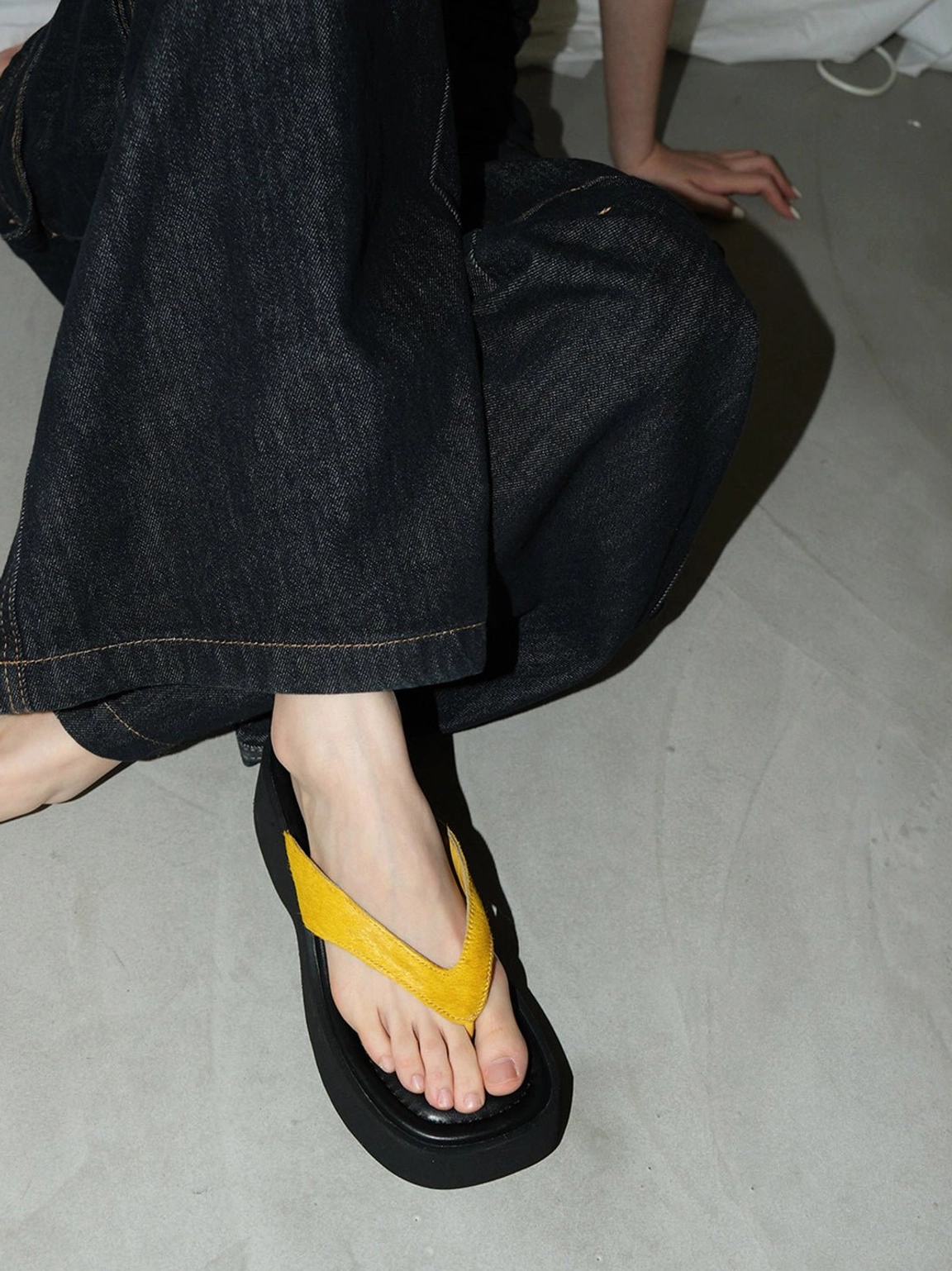 Women's color pop flip-flops with raised platform sole for Y2K summer fashion