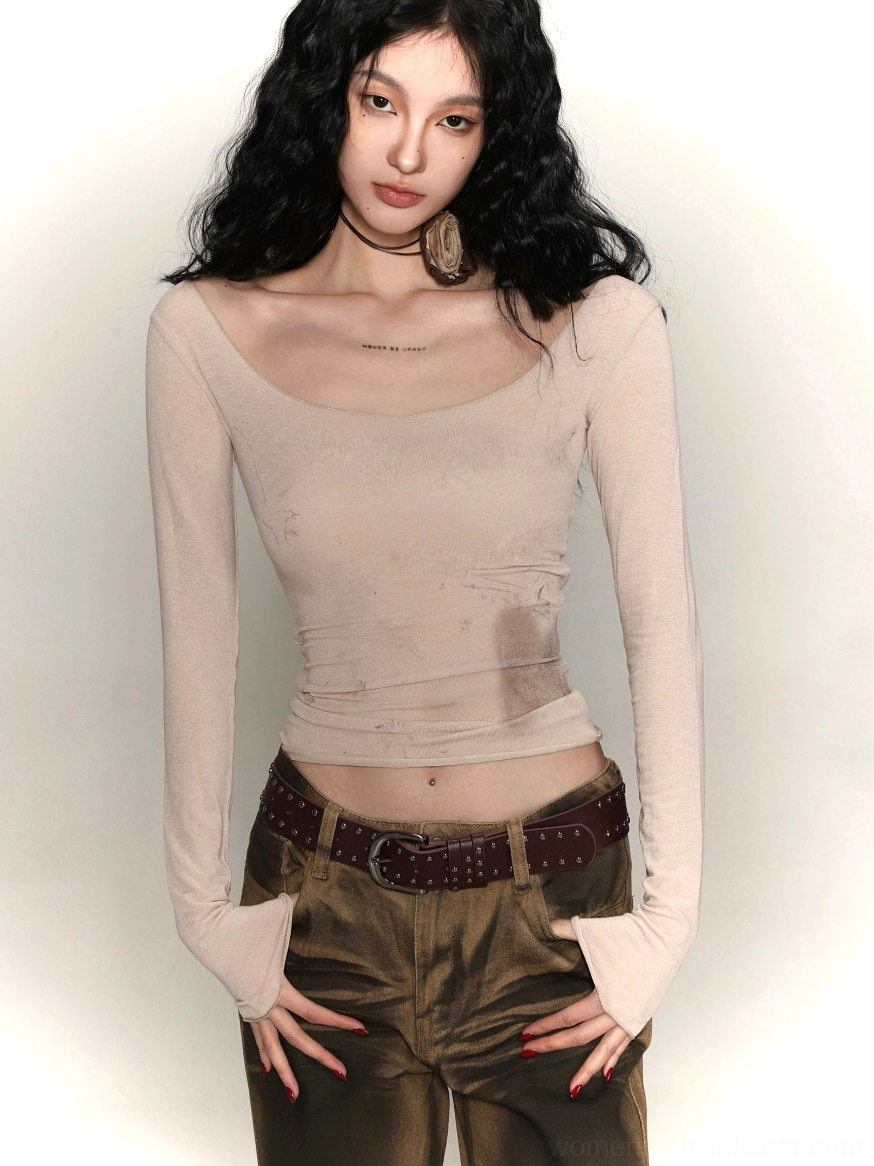 Women's corset print U-neck long sleeve base layer top with a sleek body-skimming silhouette