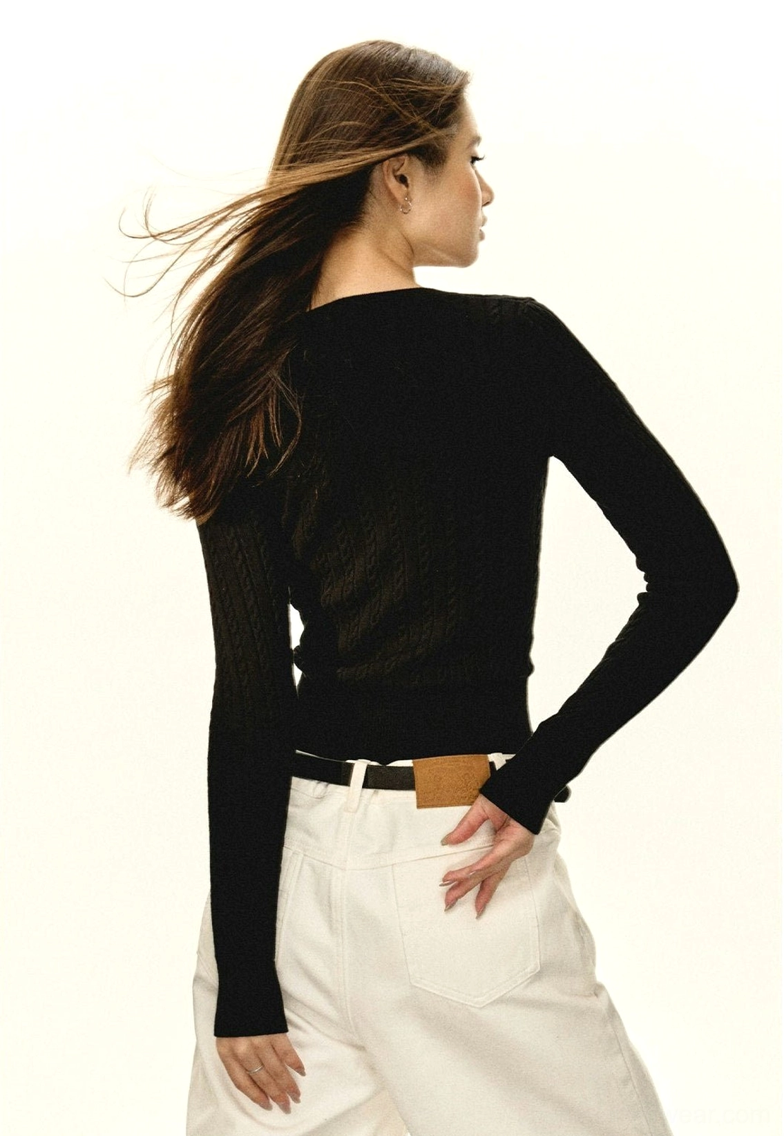 Women's cable knit cropped cardigan front button design minimalist Seoul fashion layer