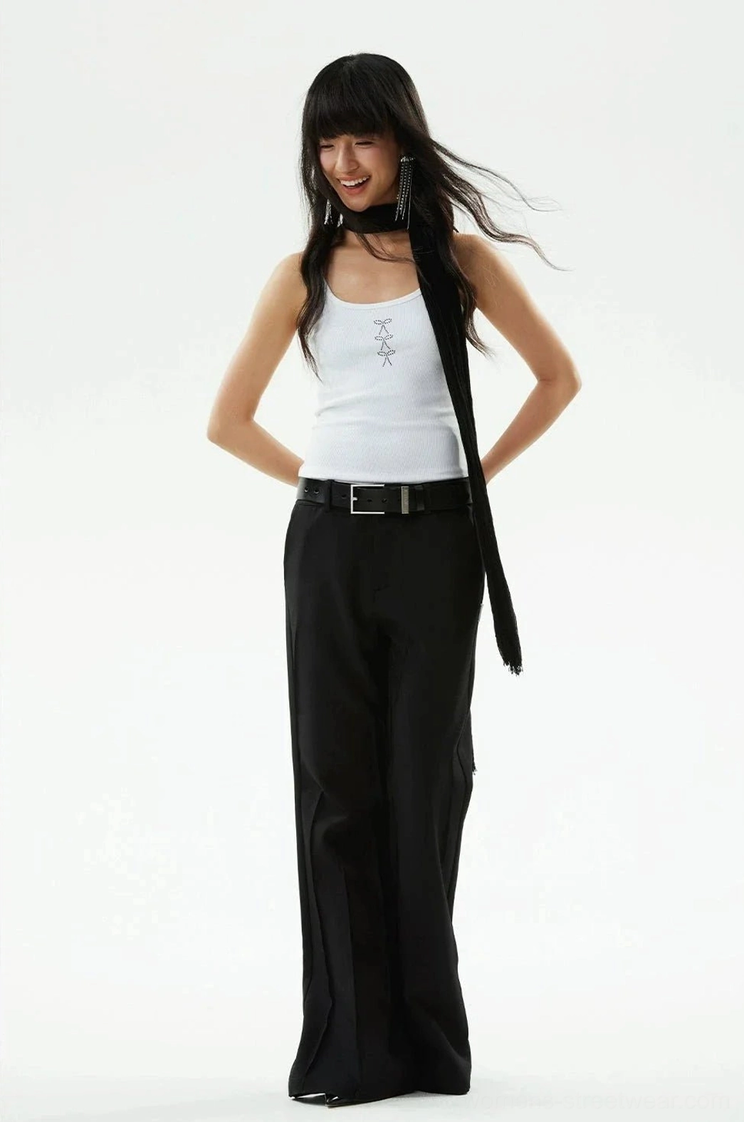 Women's fitted ribbed camisole tank top with spaghetti straps for Y2K and Seoul fashion outfits