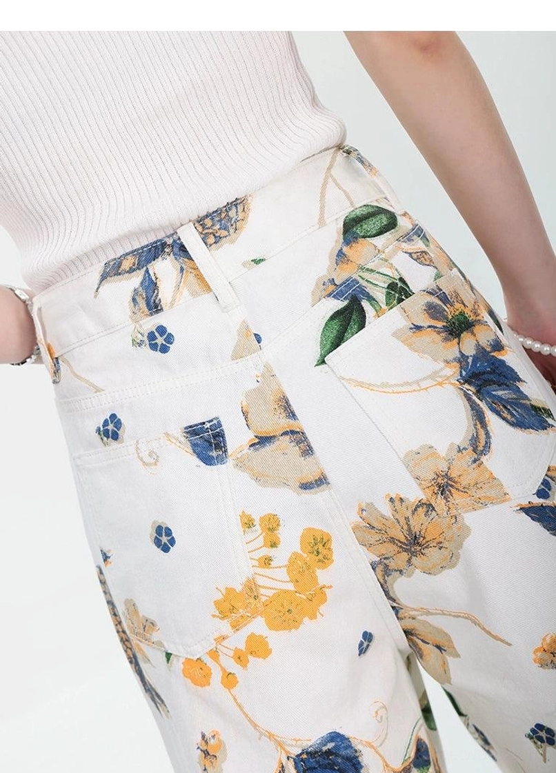 Women's floral wide-leg streetwear jeans suitable for casual city outfits and layered styling