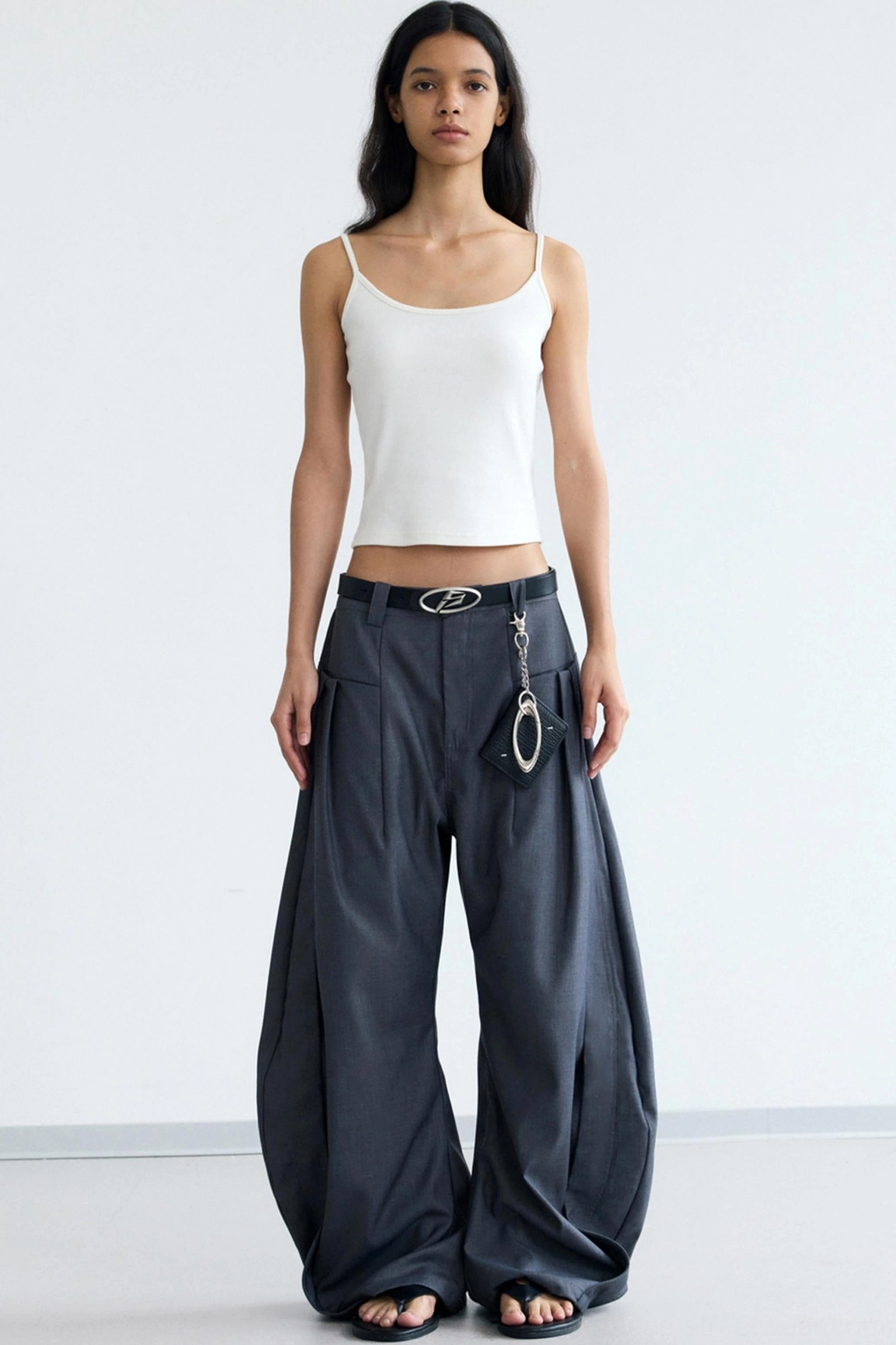 Women's minimalist ribbed cropped camisole streetwear tank top product detail in black or white