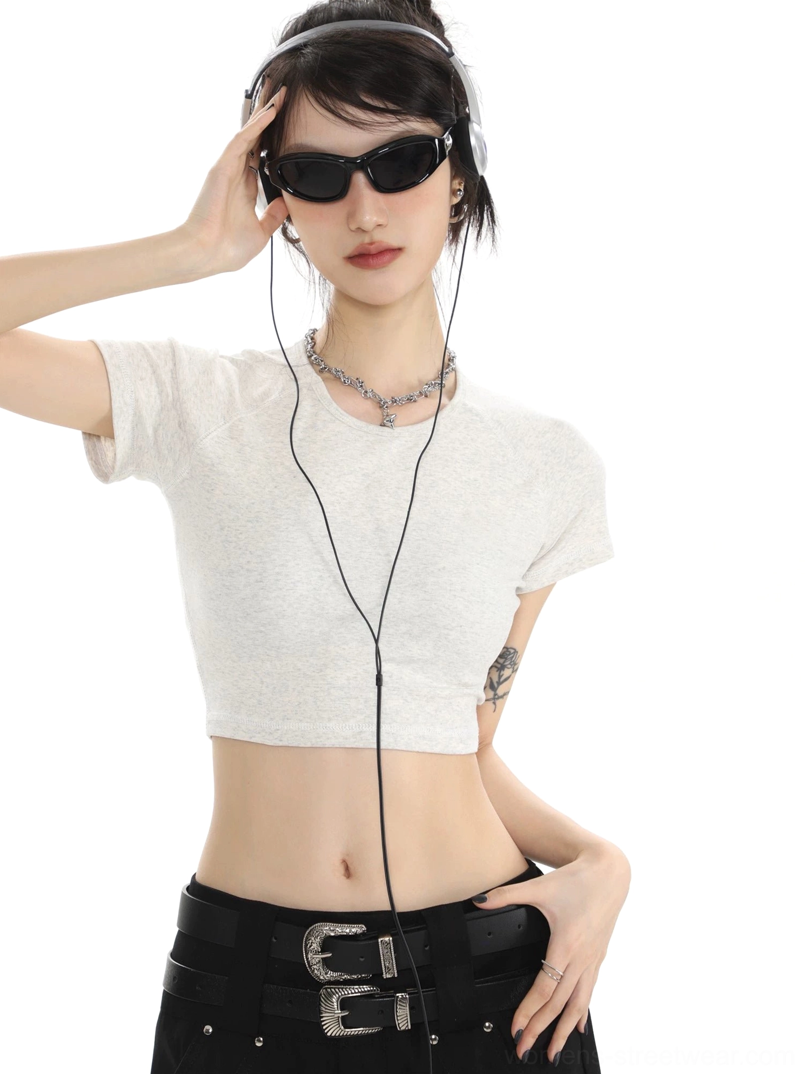 Gray no embroidery cropped baby tee for women in clean minimalist streetwear style