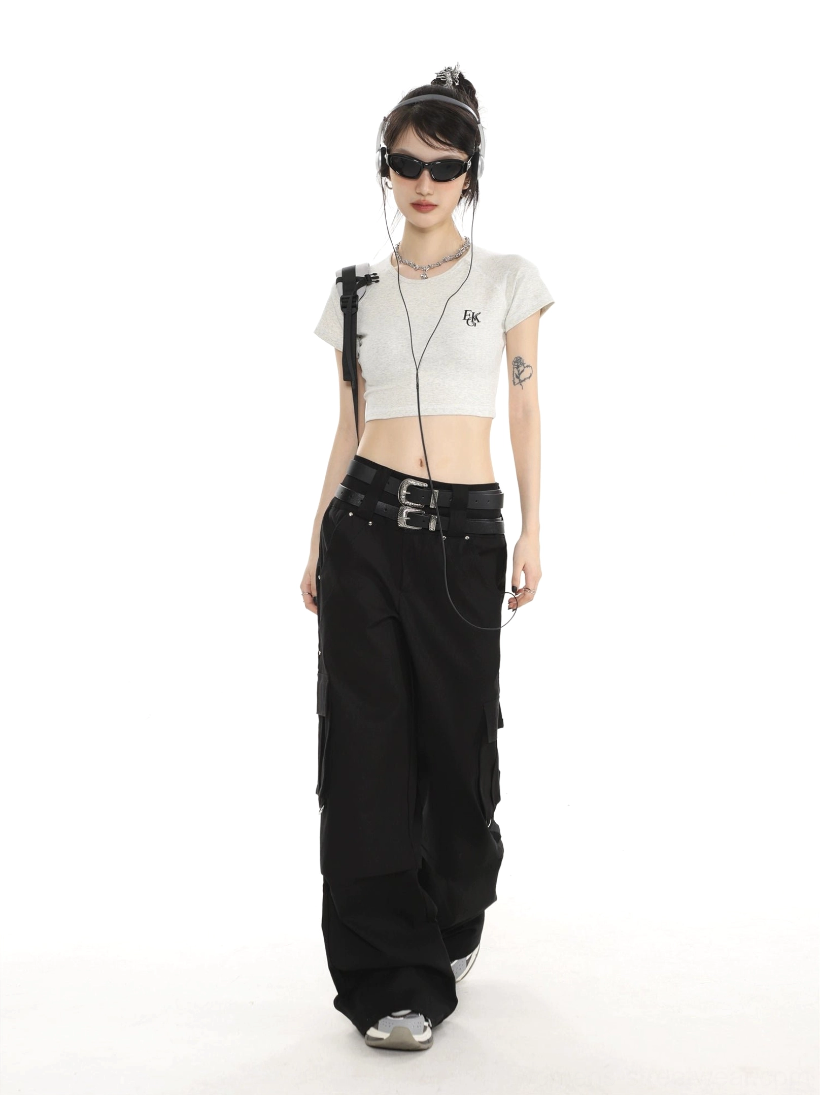 Women’s fitted Y2K embroidered cropped baby tee with short sleeves product view
